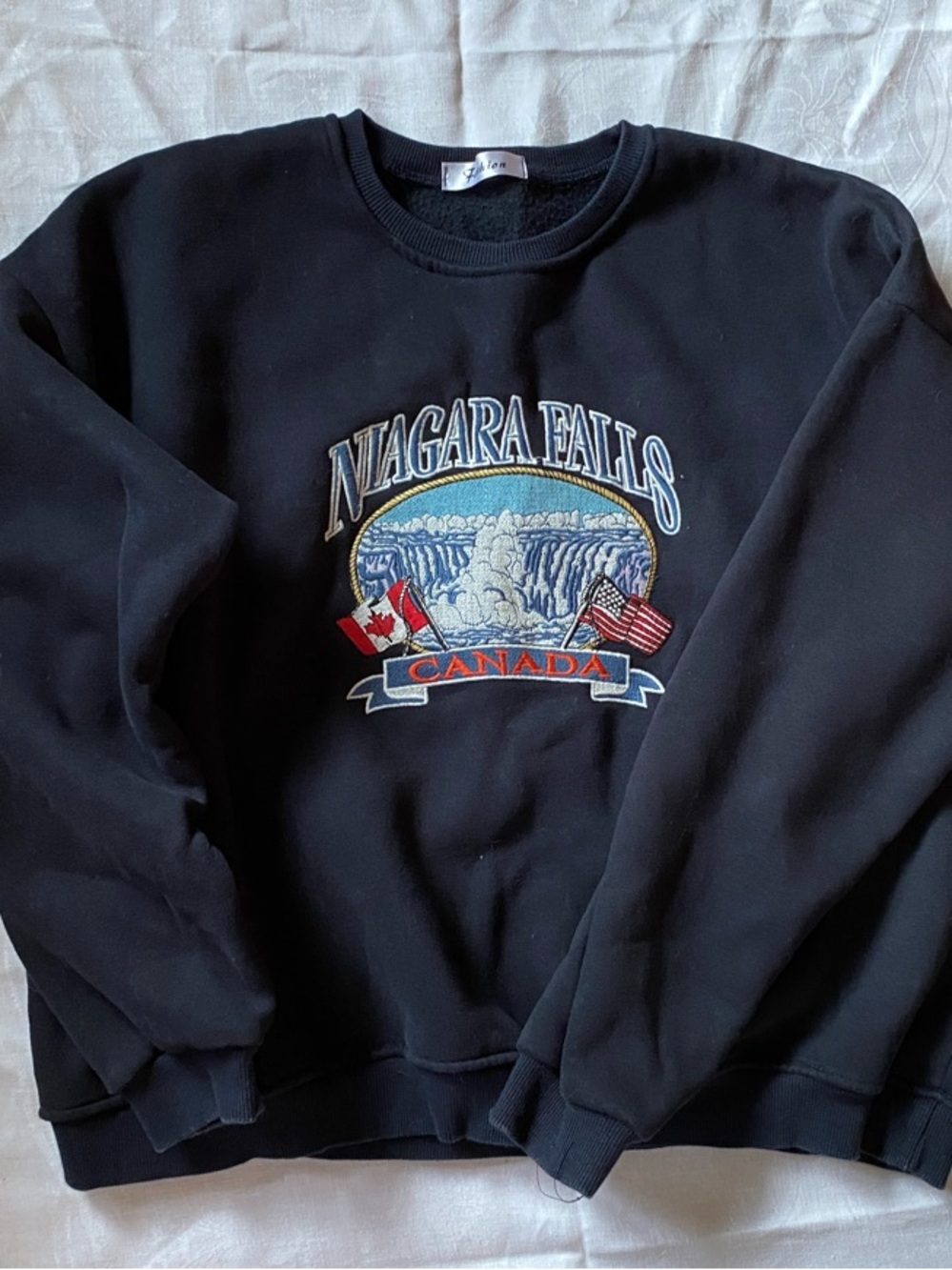 Niagara Falls Canada Black Graphic Crewneck Sweatshirt Unisex 25” Pit to Pit